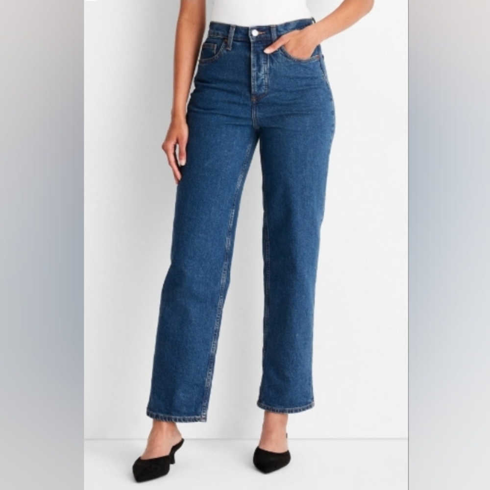 Universal Thread Women's Straight Leg Jeans in Dark Blue Denim